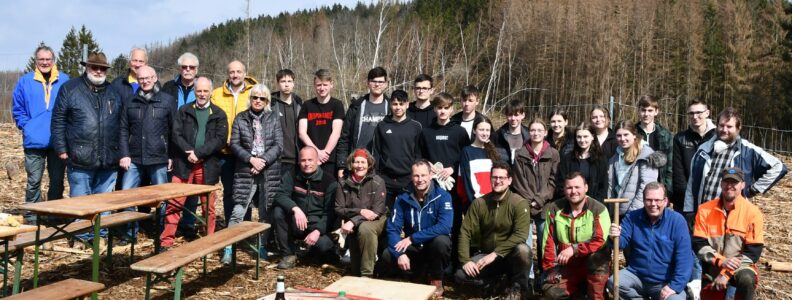 Pflanzaktion für Bürgerwald