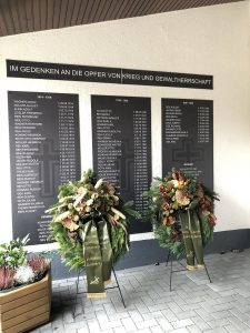 Bleibende Sorge: In Simmersbach konnten nach dem dreisten Diebstahl der Bronzeplatten die Namen rekonstruiert werden.