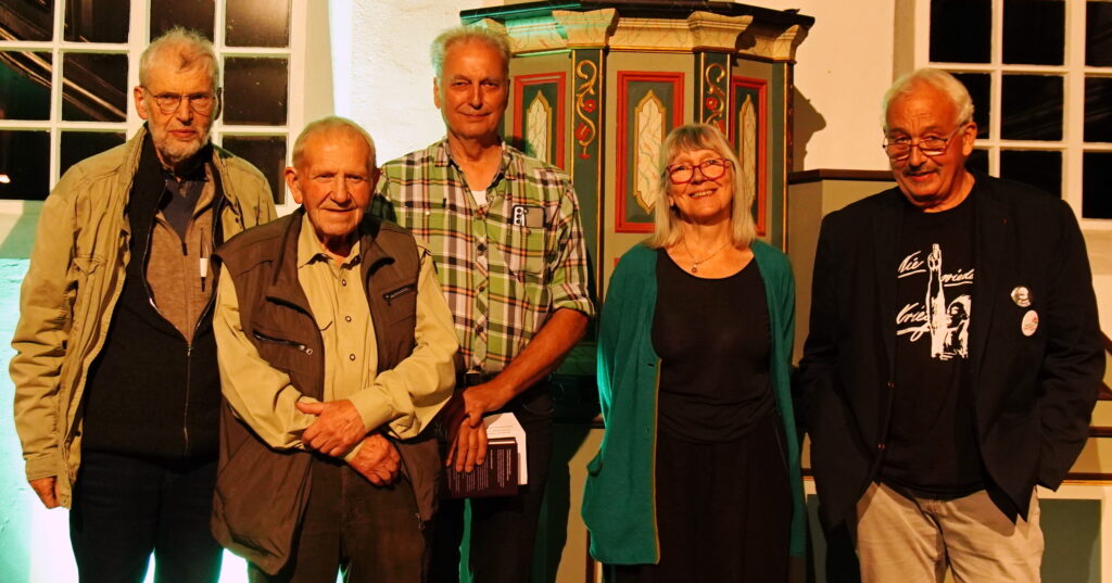 Aus dem Buch „Lilar“ lesen am 12. Oktober (von links) Albrecht Thielmann, Harro Schäfer, Manfred Schmidt, Annelie Geyer und Klaus Petri.